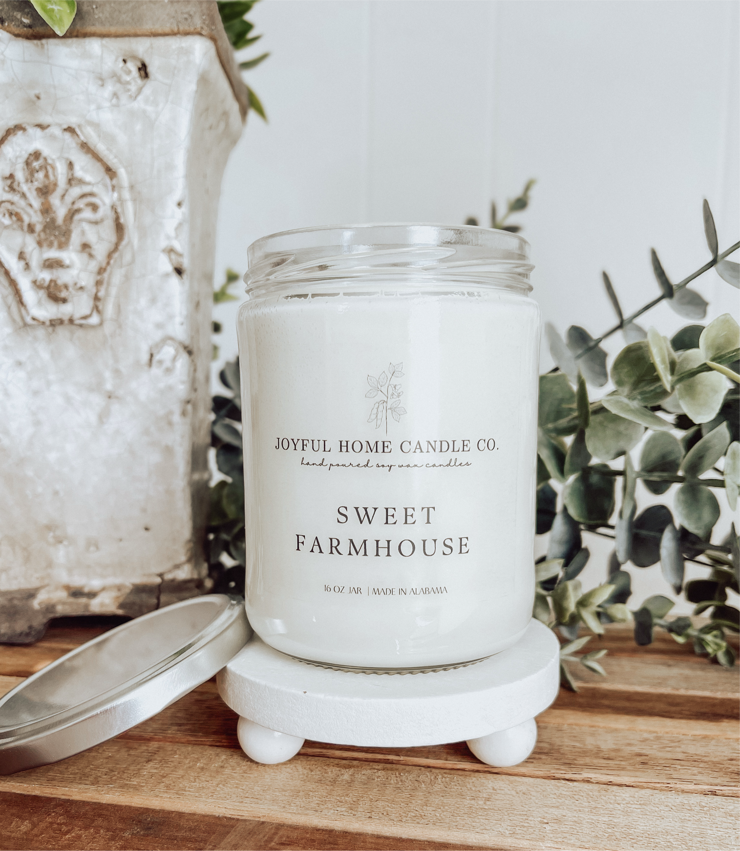 Sweet Farmhouse 16 oz candle